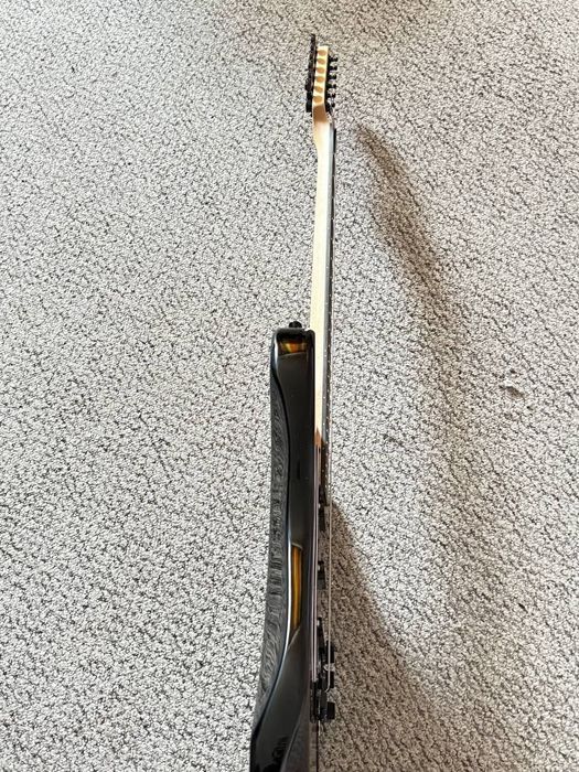 Нова електрогітара