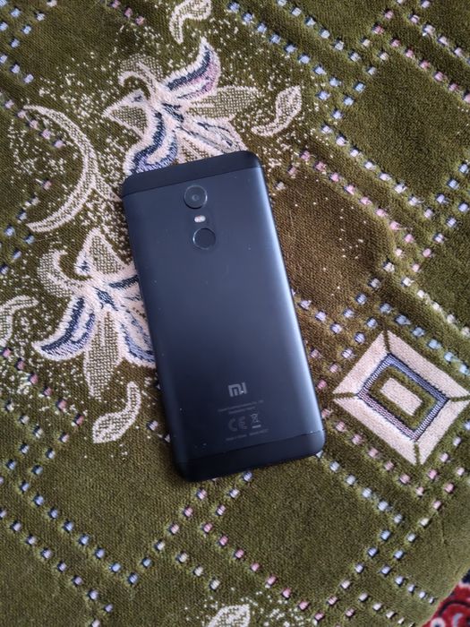 Продам телефон  Redmi5 Plus