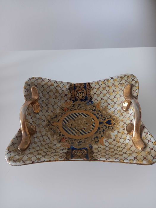 Patera w kolorze złota