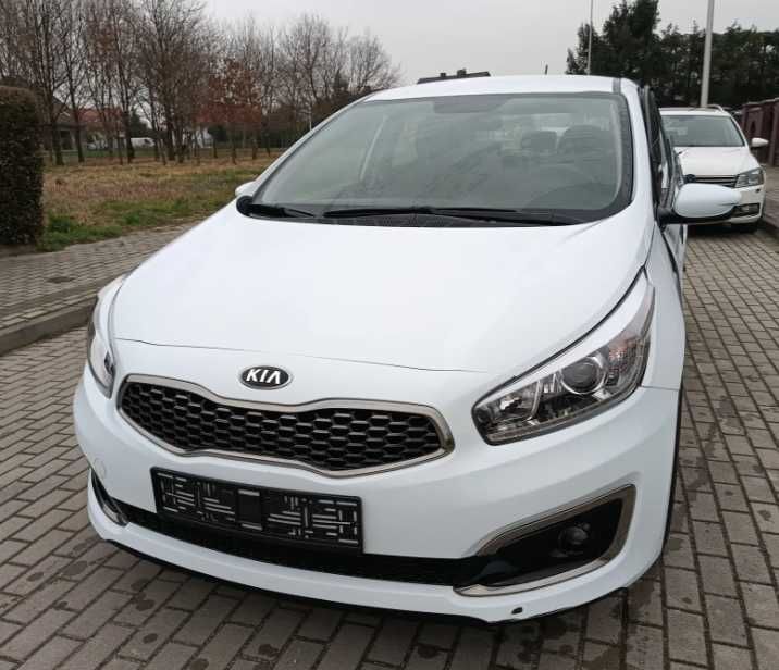 Бампер передній Kia Ceed розборка Kia Ceed