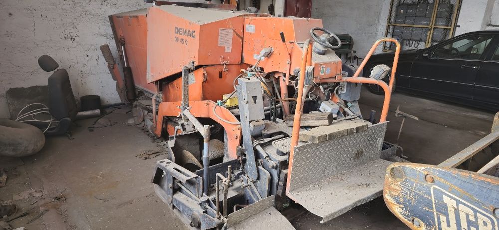 Rozściełacz asfaltu gąsienicow Demag DF 45