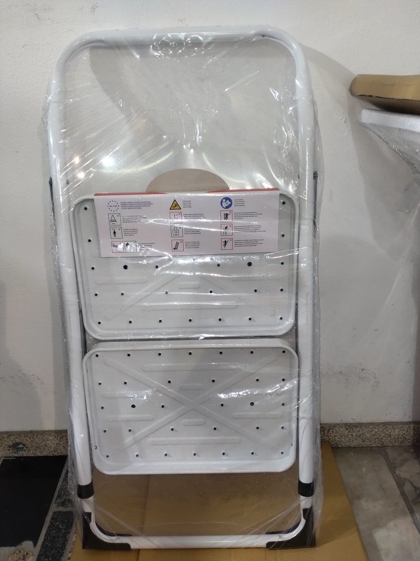 Escadotim 2 degraus lacado branco