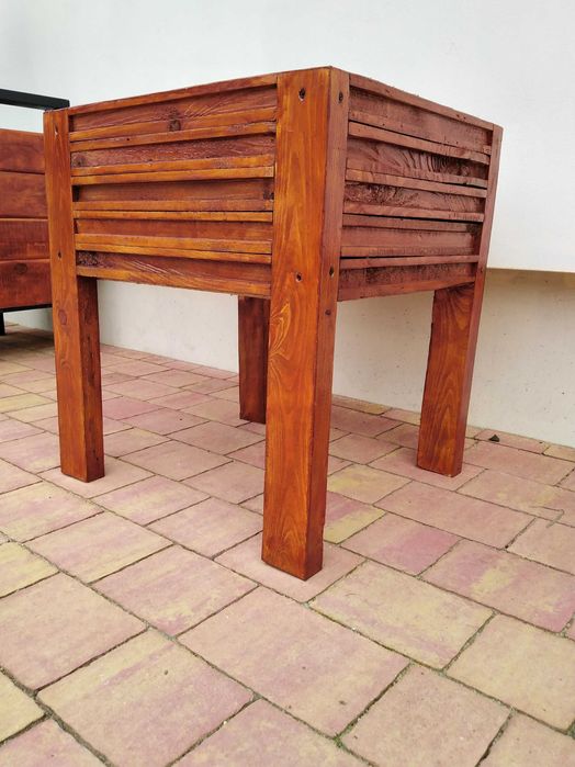 Donice drewniane duże