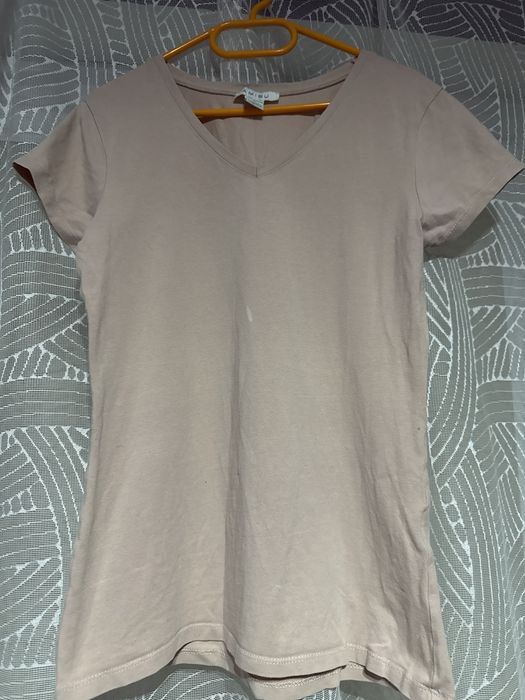 Koszulka damska z mala plamka od farby