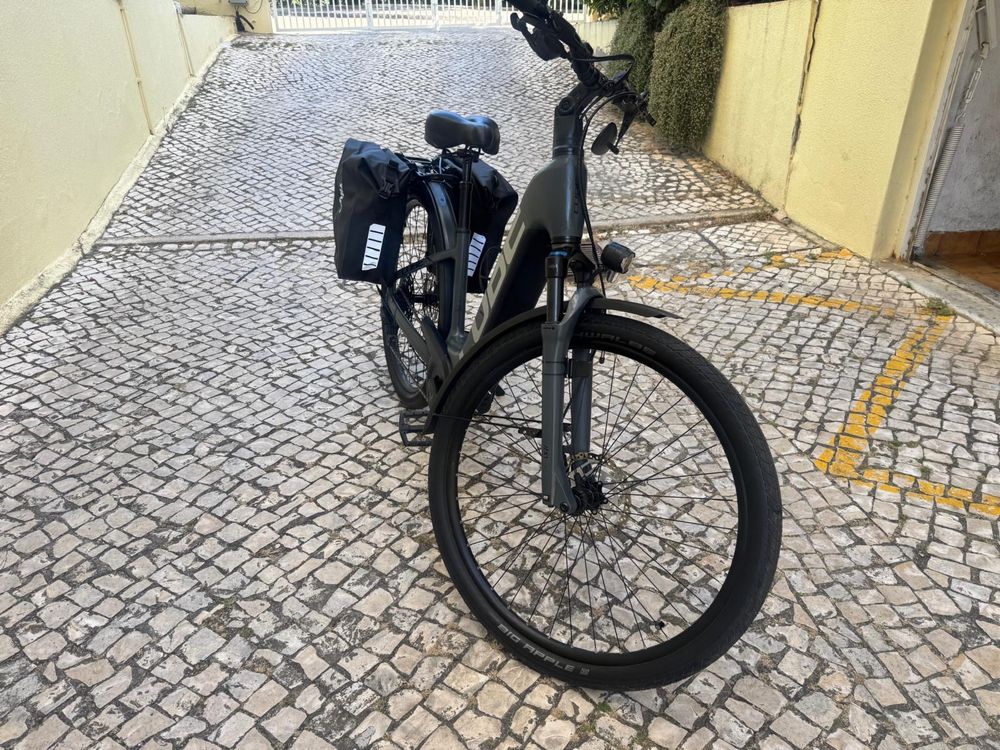 Bicicleta CUBE Kathmandu Hybrid ONE