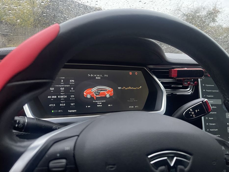 Продам машину Тесла