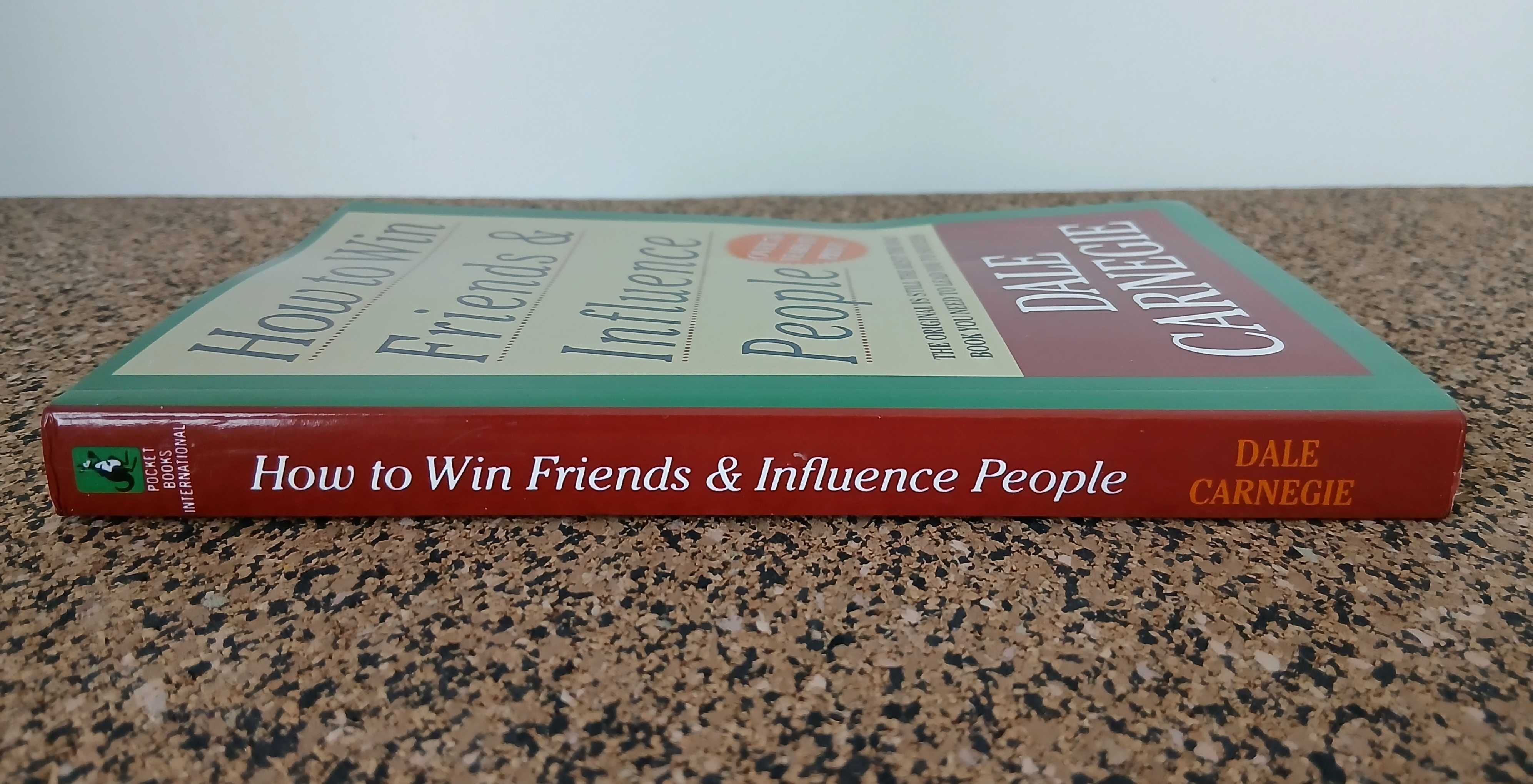 How to Win Friends and Influence People (Dale Carnegie)