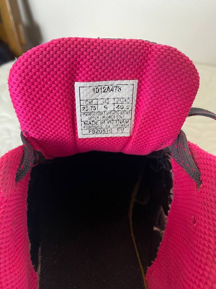 Кросівки asics