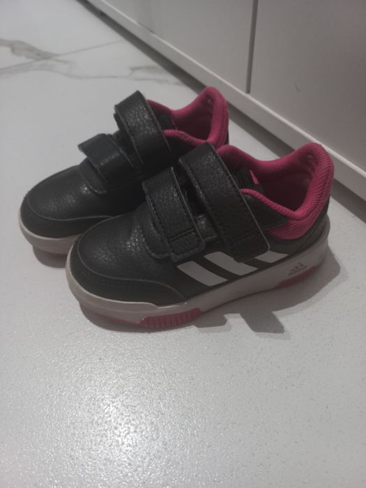 Adidasy dla dziewczynki r.22