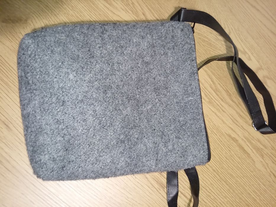 Torebka z filcu 27x23cm