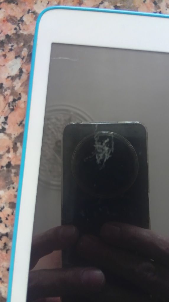 Tablet alcatel de 10 polegadas já com alguns anos mas a funcionar