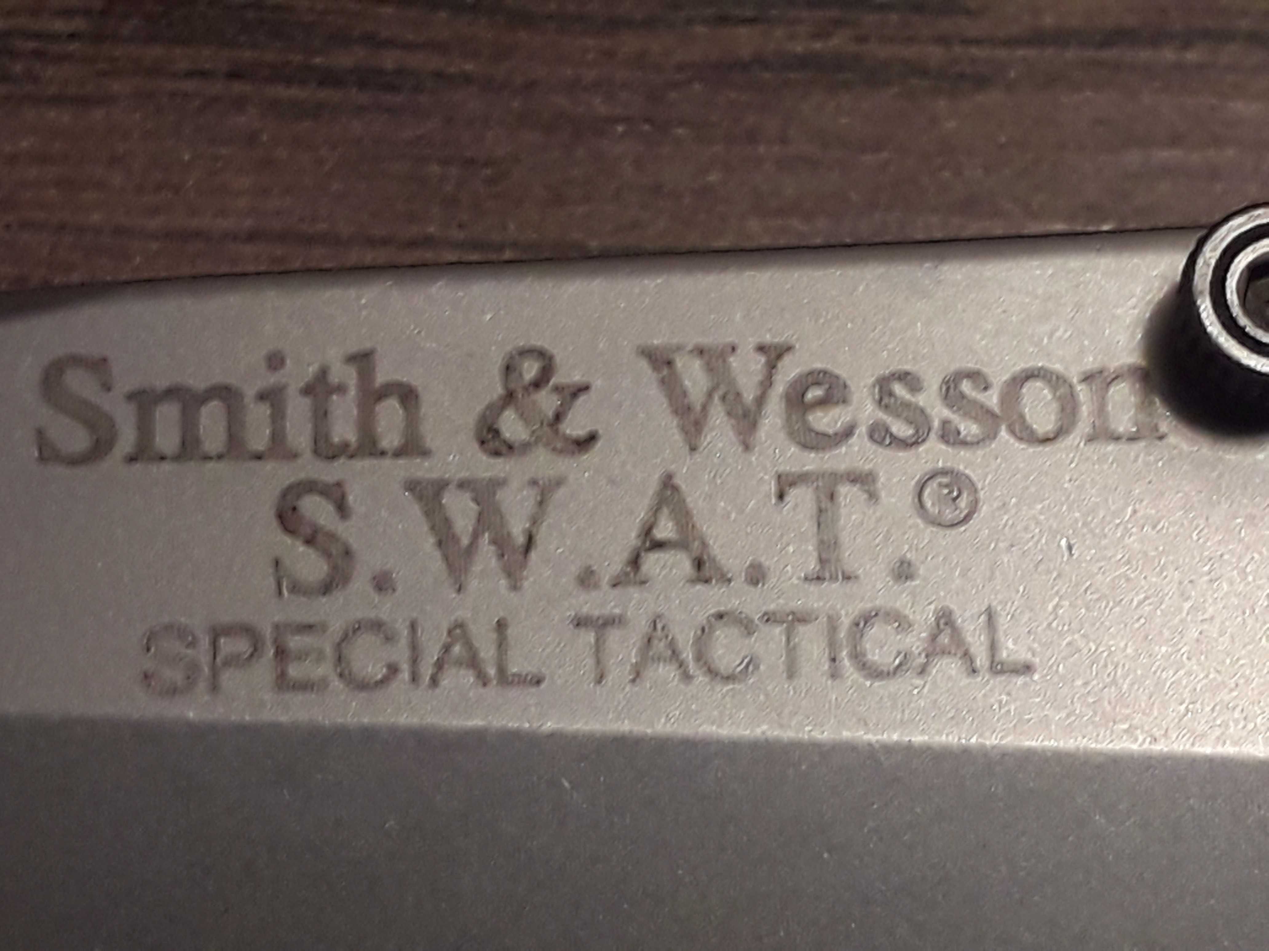 Нож раскладной  Smith & Wesson