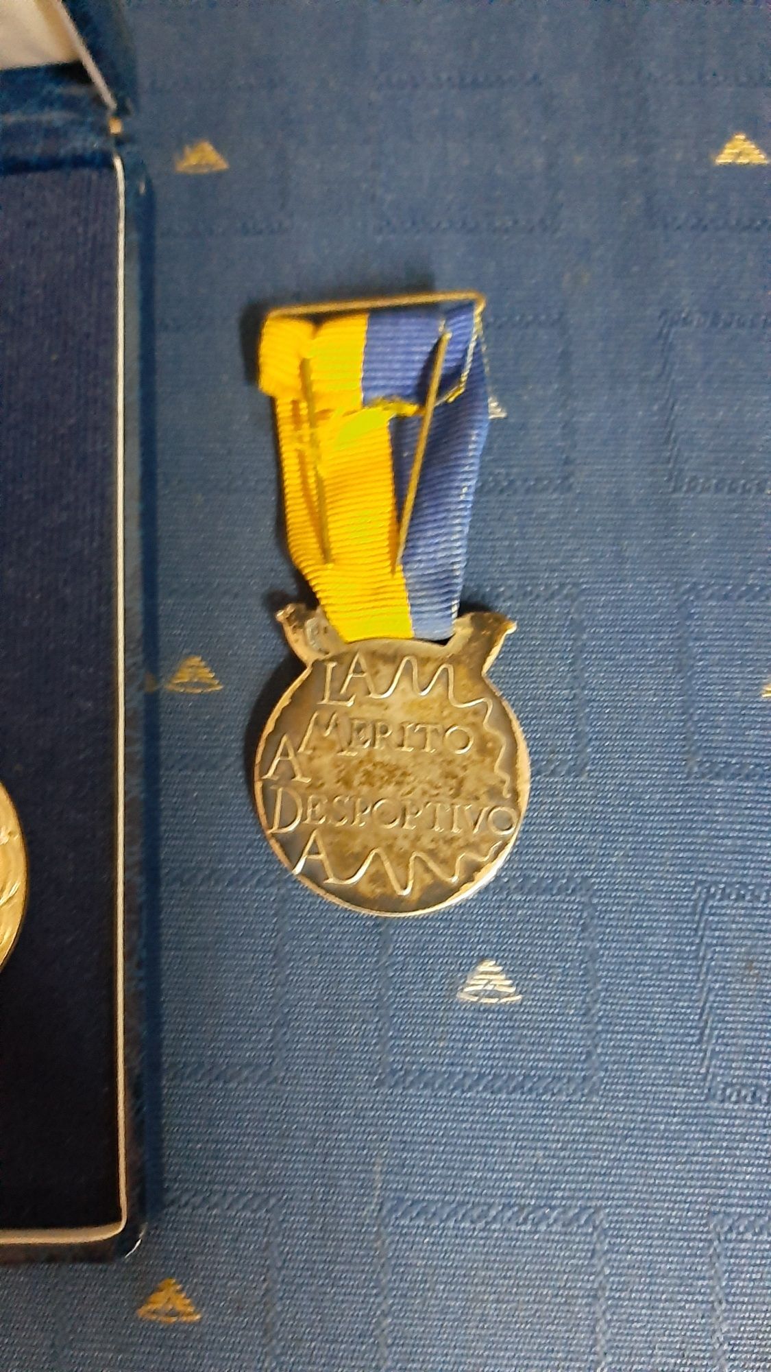 Medalha Militar + Medalhas de Almada e Oeiras
