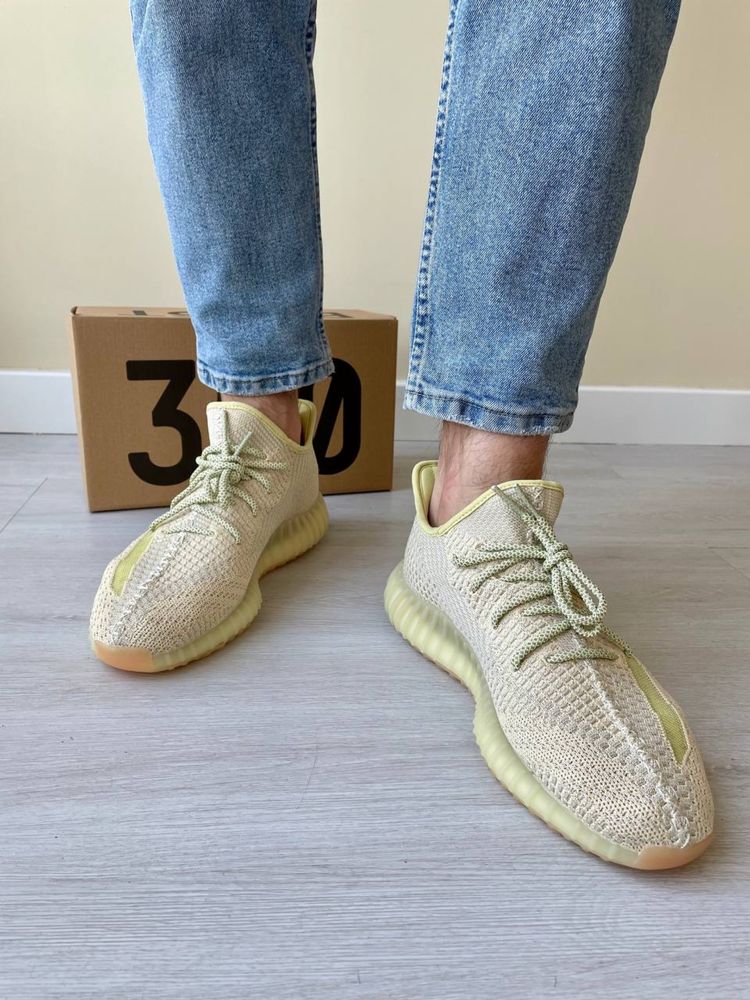 Кроссовки Adidas Yeezy Boost 350 V2  желто-кремовые р.41,43,44