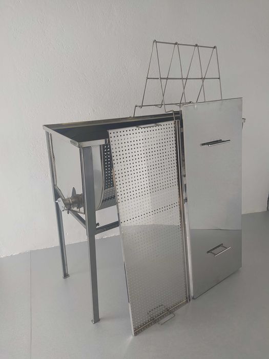 Stół dwustanowiskowy do odsklepiania ramek 1m sito pokrywa nierdzewny