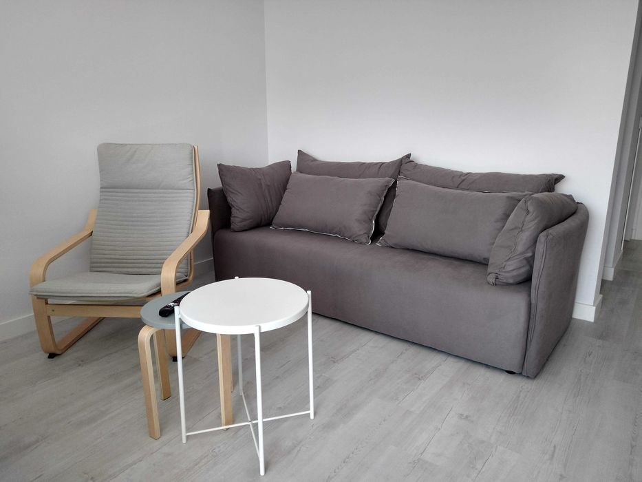 Sofá 3 lugares com almofadas soltas