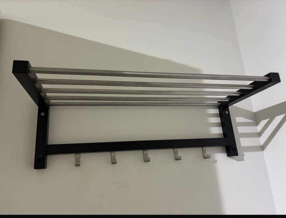 Wieszak na ubrania z półką z IKEA