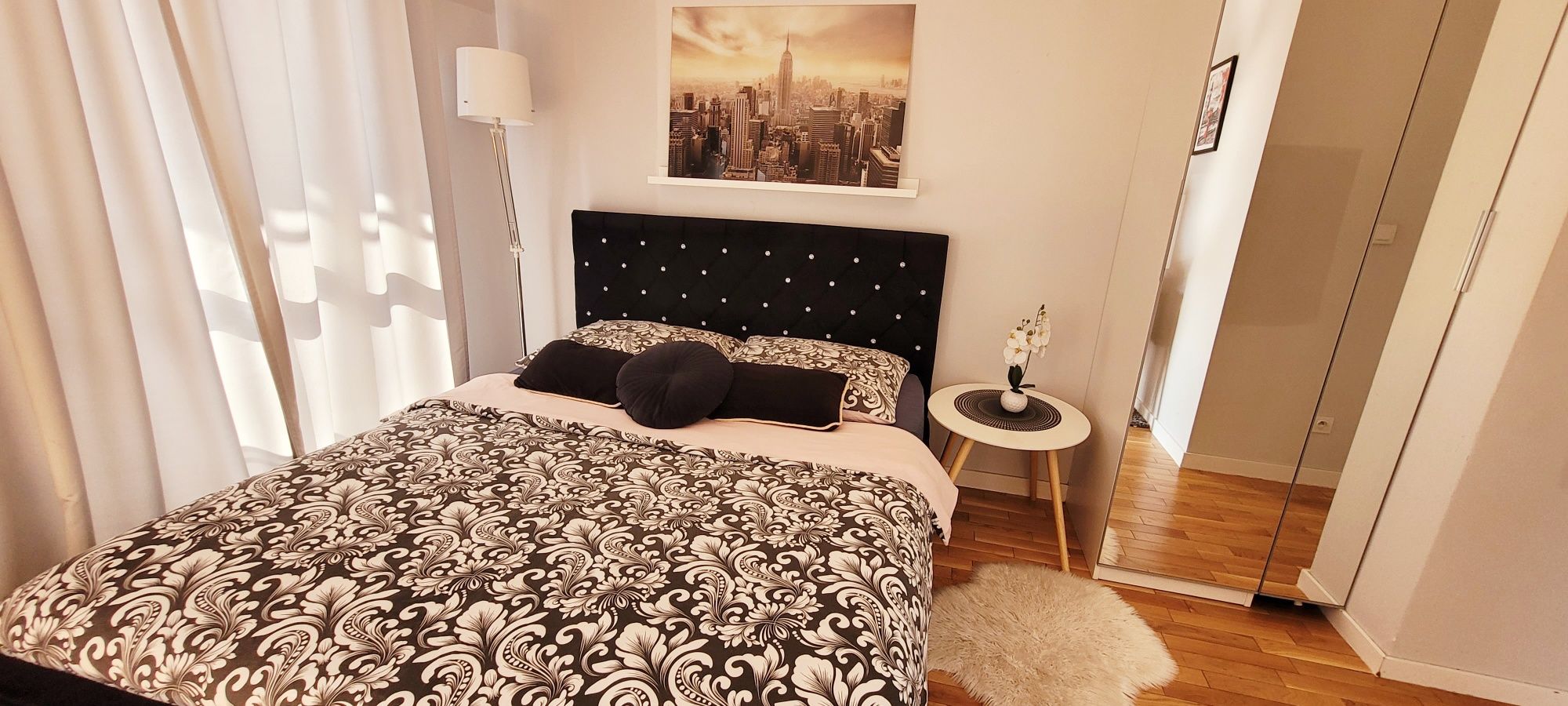 Apartament DELUX przy Galerii Łopuszańska! Na godziny/doby!