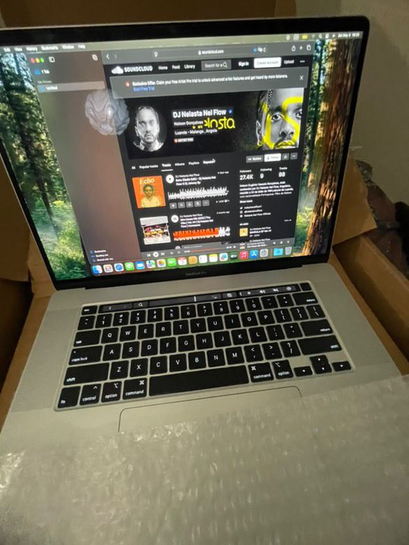 MacBook Pro 19 novo
