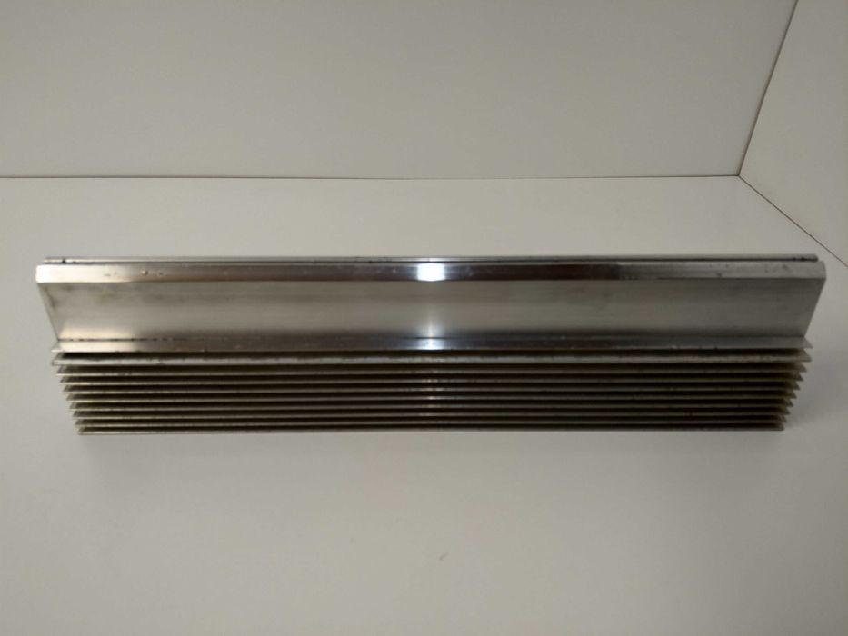 Radiator aluminiowy 305x75x35mm 0,7kg