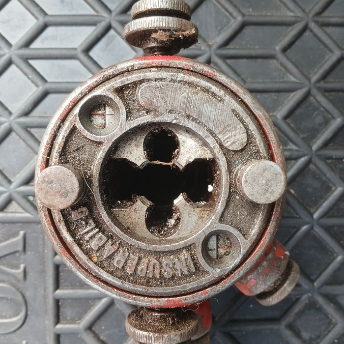 Ручной резьбонарезной клупп