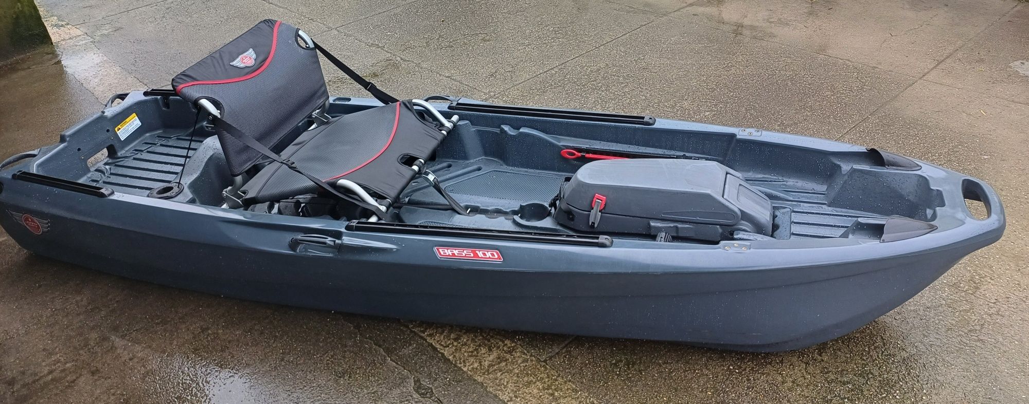 Bateria e motor de pesca. Kayak ja nao esta disponível.
