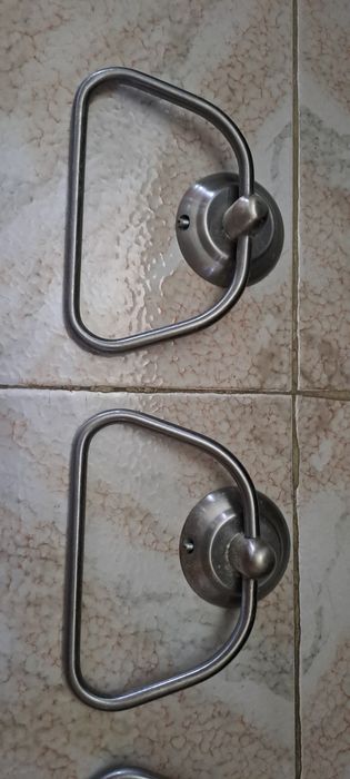 Conjunto de 4 toalheiros e 1 suporte Papel WC