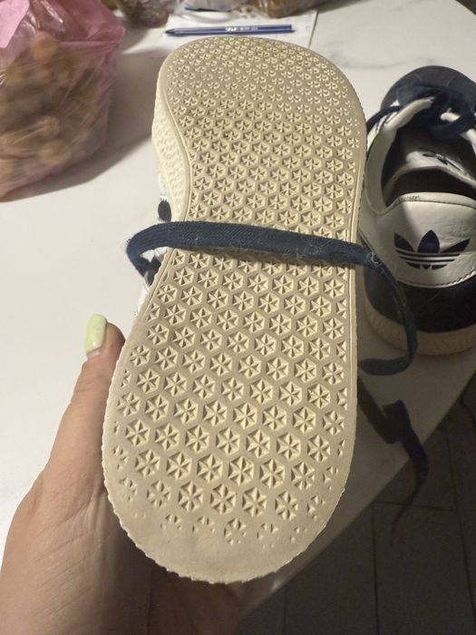 Кроссовки adidas 33 размера