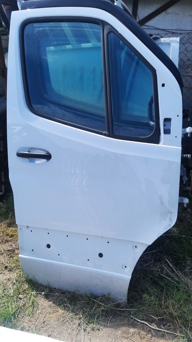 Sprinter 907 910 drzwi prawe białe czarne srebrne