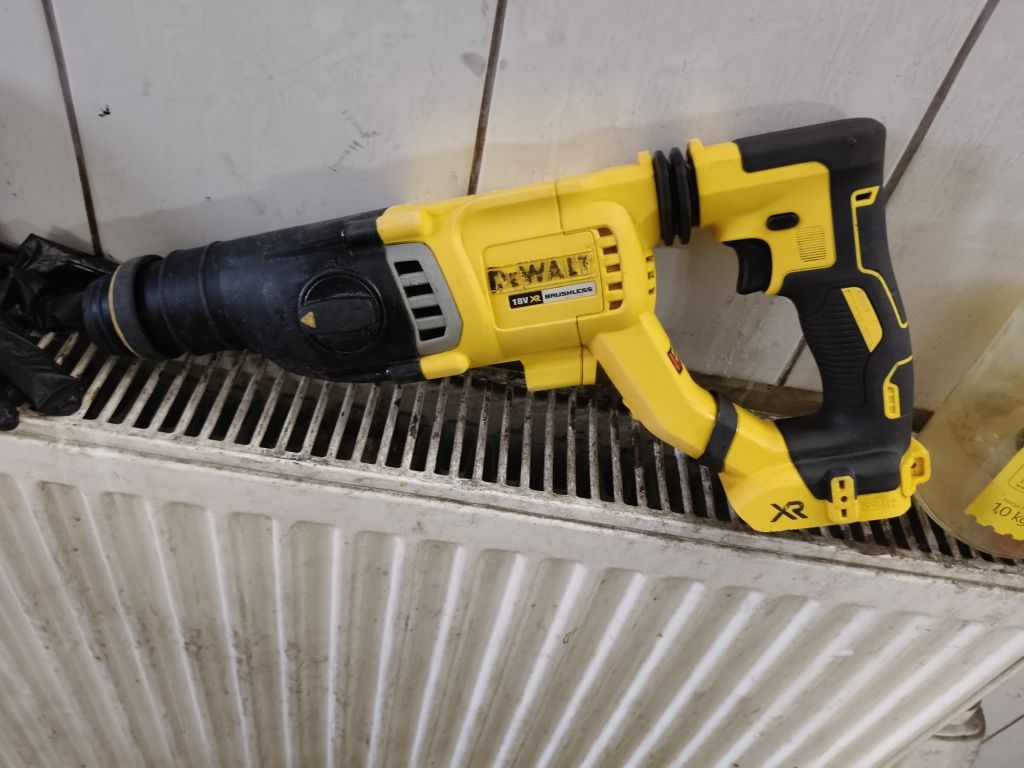 DeWalt młotowiertarka SDS plus dch263