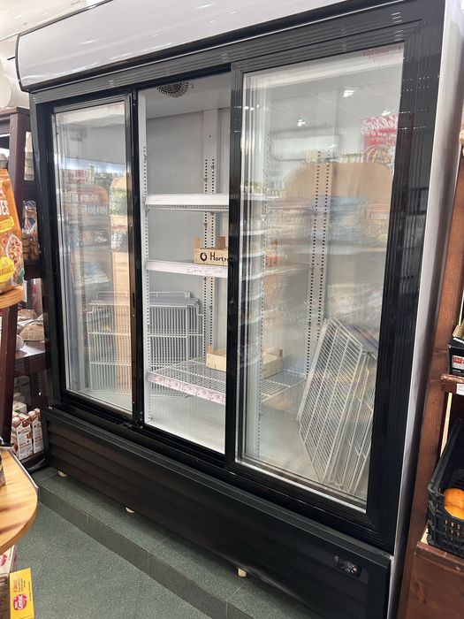 Armário expositor refrigerado