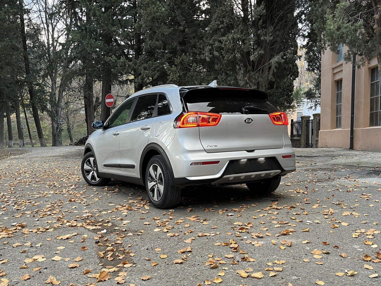 Kia Niro Hybrid 2017 року