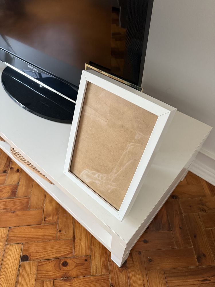 Moldura Branca Leroy Merlin medidas 33x24cm
