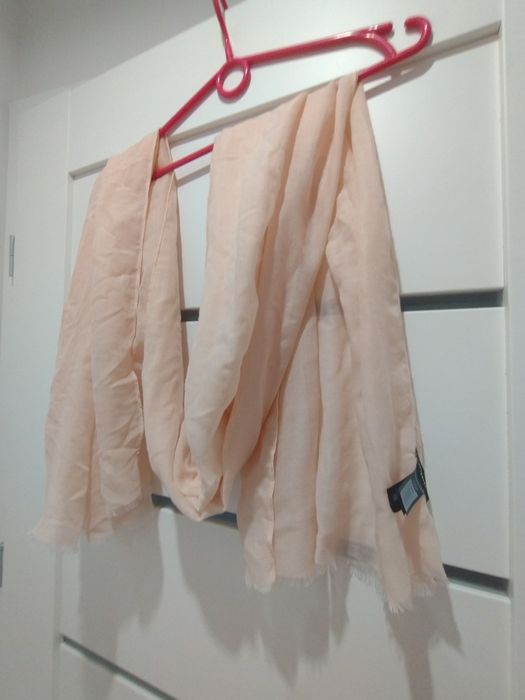 Reserved szal damski pudrowy róż