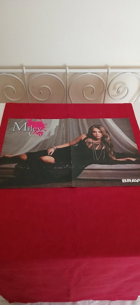Poster Miley Cyrus/O jogo do eclipse