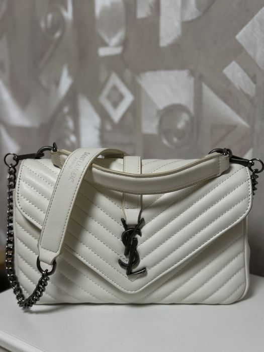 жіноча сумка Saint Laurent у білому кольорі
