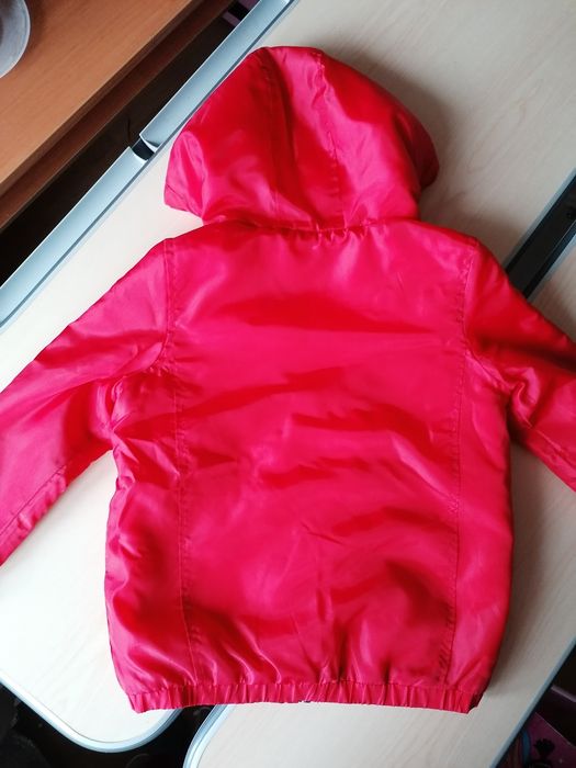 Курточка / ветровка на девочку 128 размера