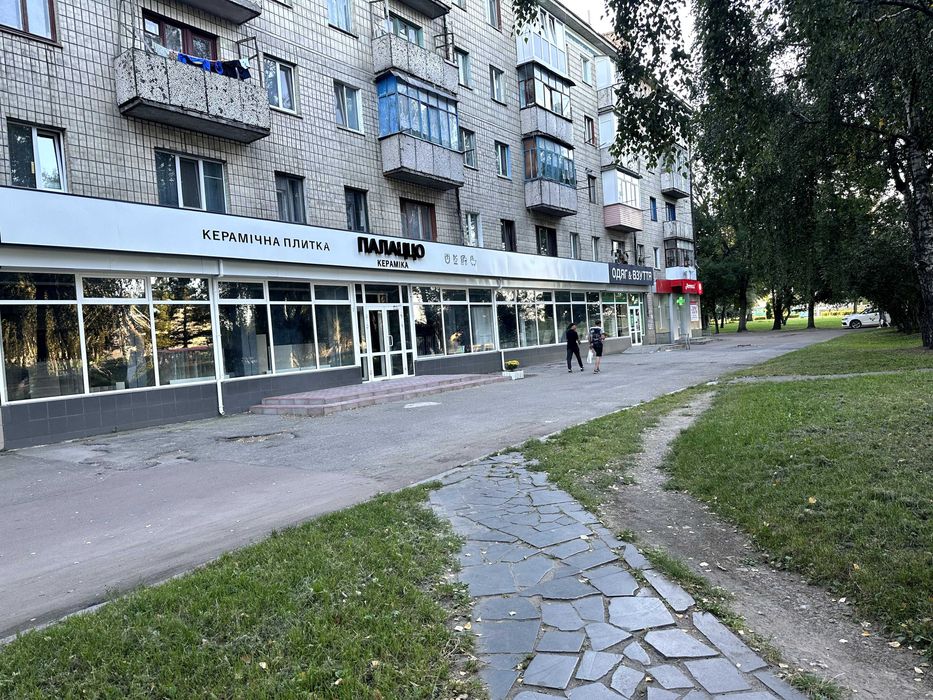Торгове приміщення 68,8 кв.м з орендарем (аптека "Sanitas")