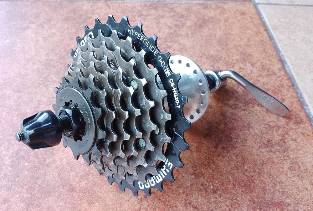 Kaseta Shimano CS-HG20-7 Hyperglide + piasta i samozamykacz