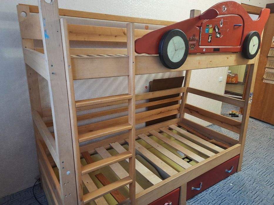 Кровать двухярусная