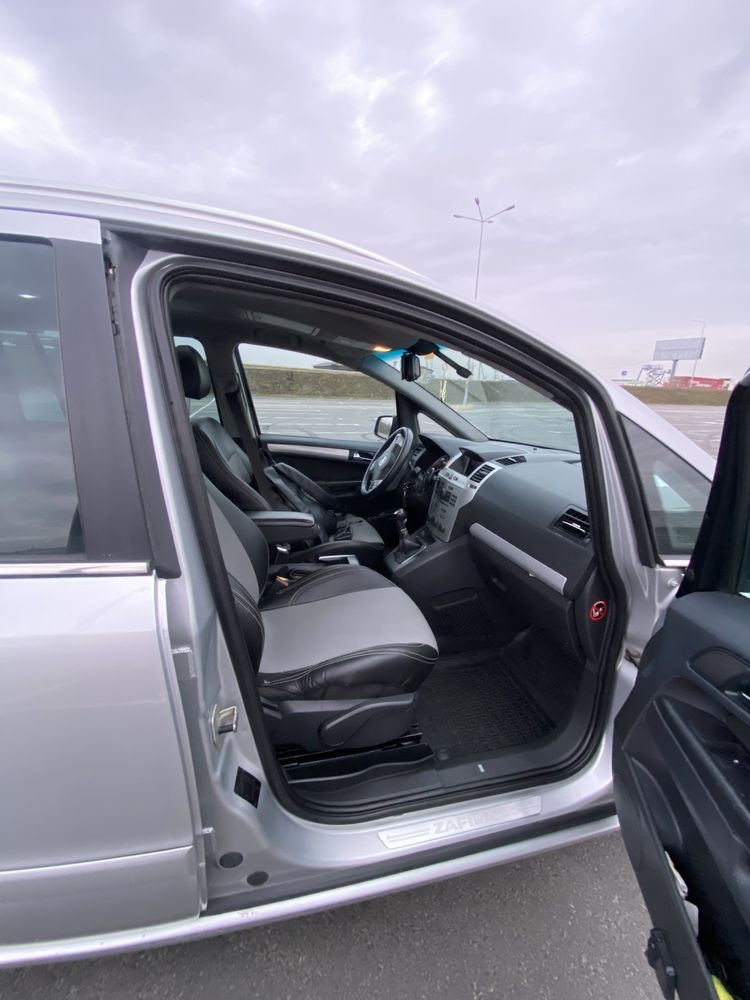 Opel Zafira b 92 kwt Panorama