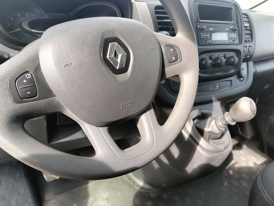 Trafic Vivaro Talento zamiana 9 siedzeń Bus Master Movano