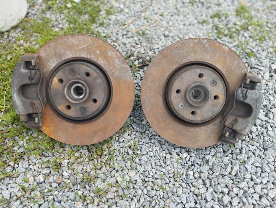 Диски гальмівні з супортом Рено Scenic 2,Opel Combo,Meriva,Toyota,Пежо