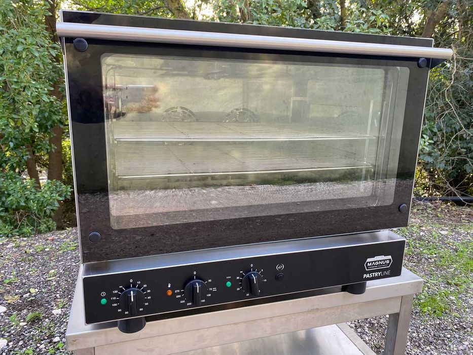 Forno convetor elétrico 220v Magnus PastryLine semi-novo