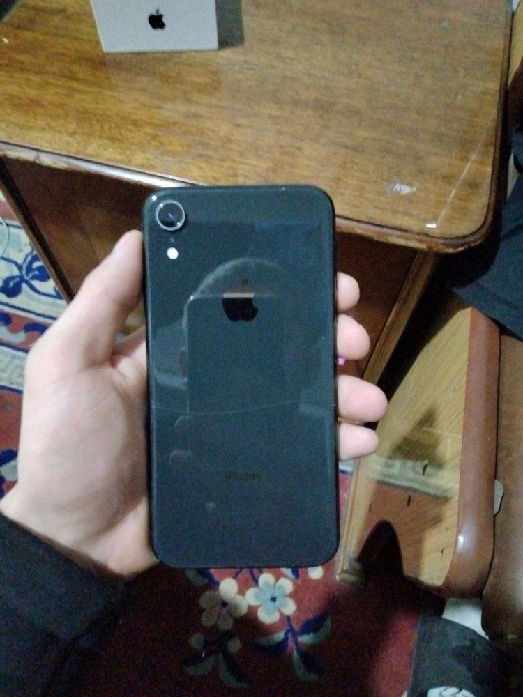 Продам iphone XR 64gb