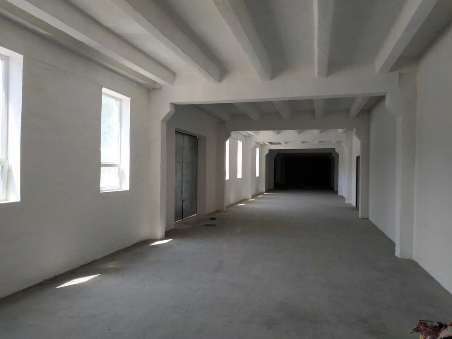 Оренда складів вул. Вапняна (Ізвестковая) — від 500 до 2700 м²