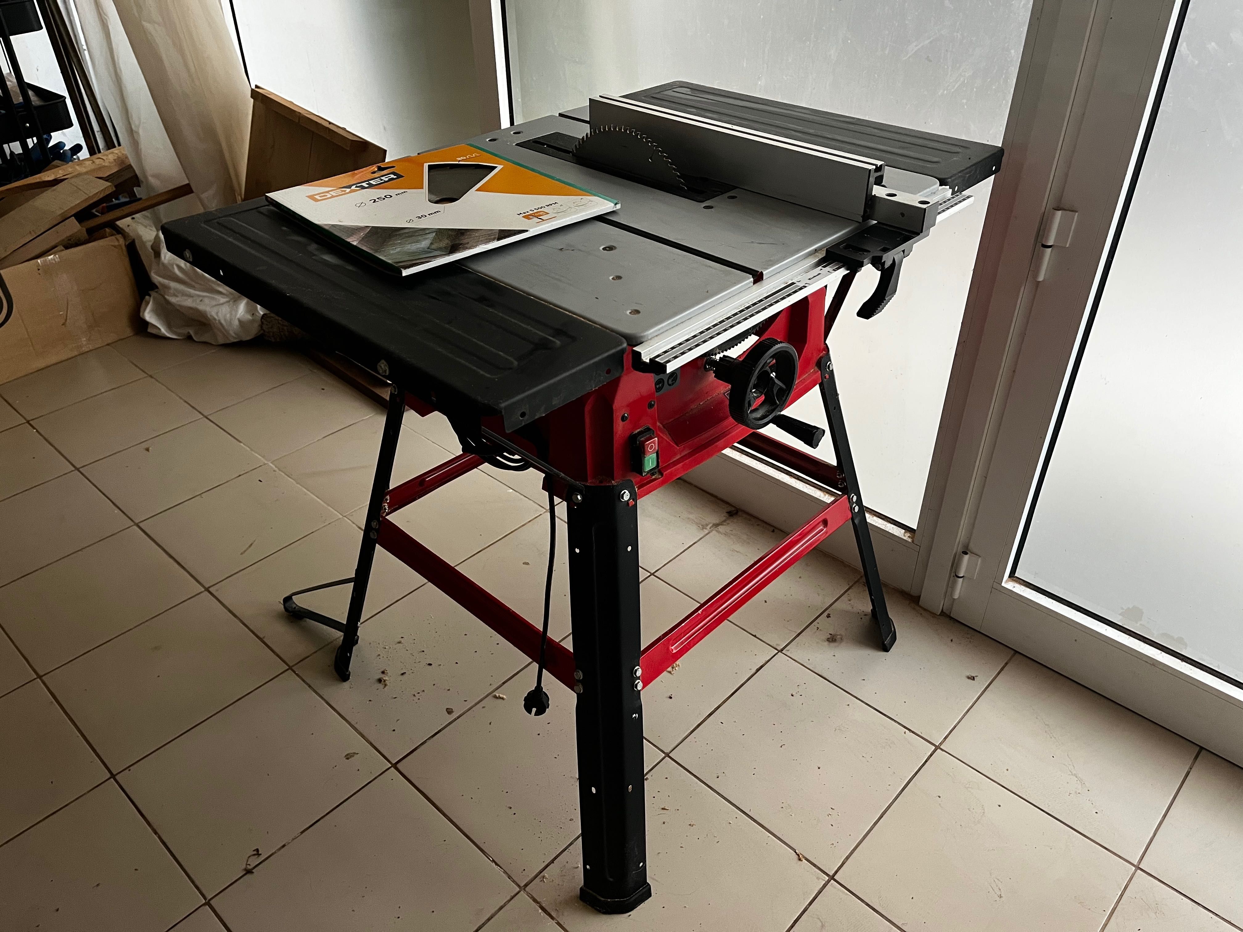 Serra de Mesa com bancada Einhell TC-TS 2025 U 2000W (quase nova!)