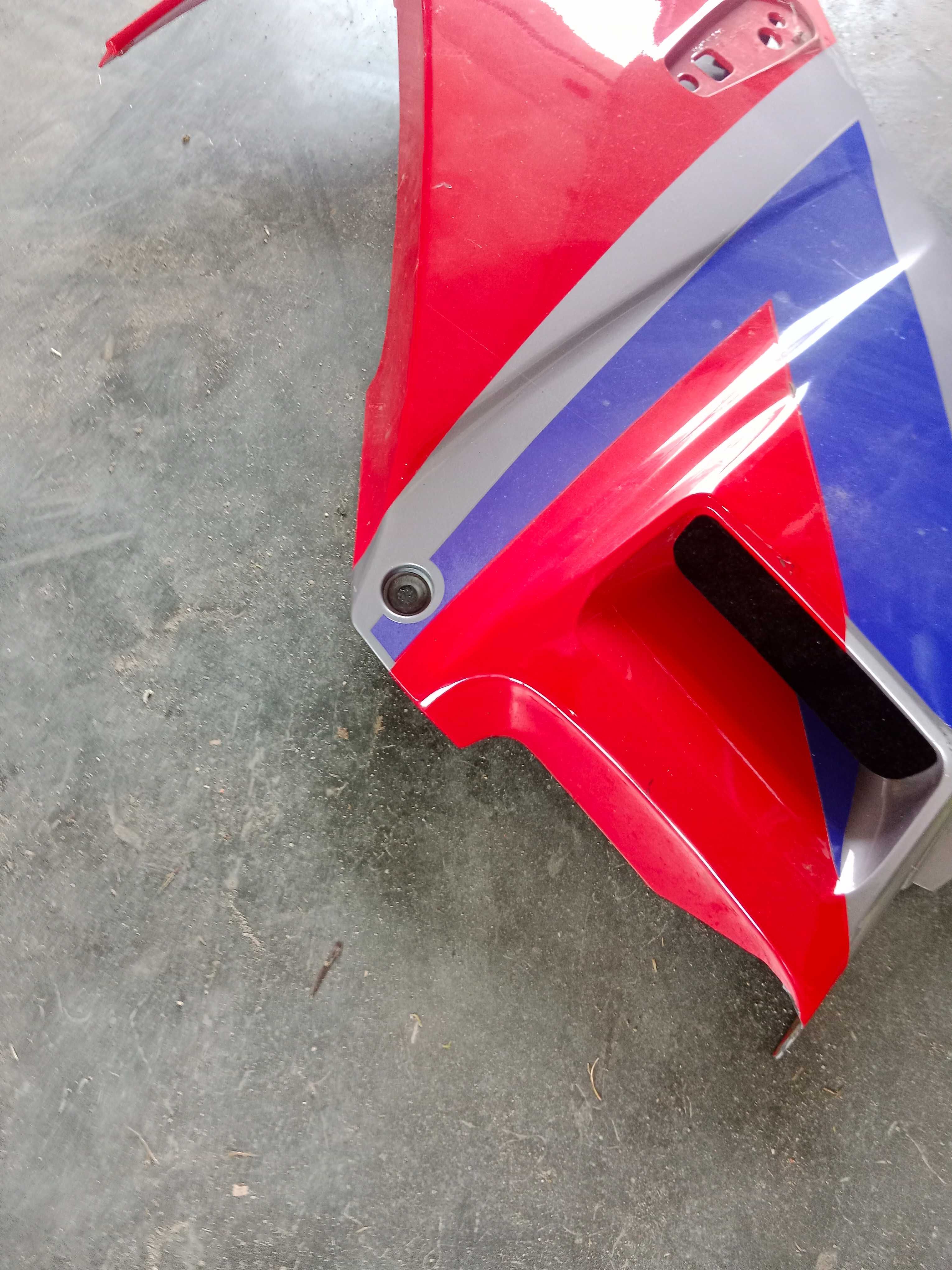 kawasaki gpx600 gpx 600 boczek czasza owiewka prawa przód przednia