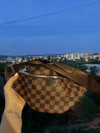 Жіноча бананка Louis Vuitton