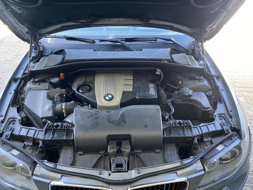 Segue para venda bmw 118 d muito bom estado